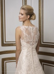 Νυφικό του οίκου  JUSTIN ALEXANDER από την  Collection 2016.
